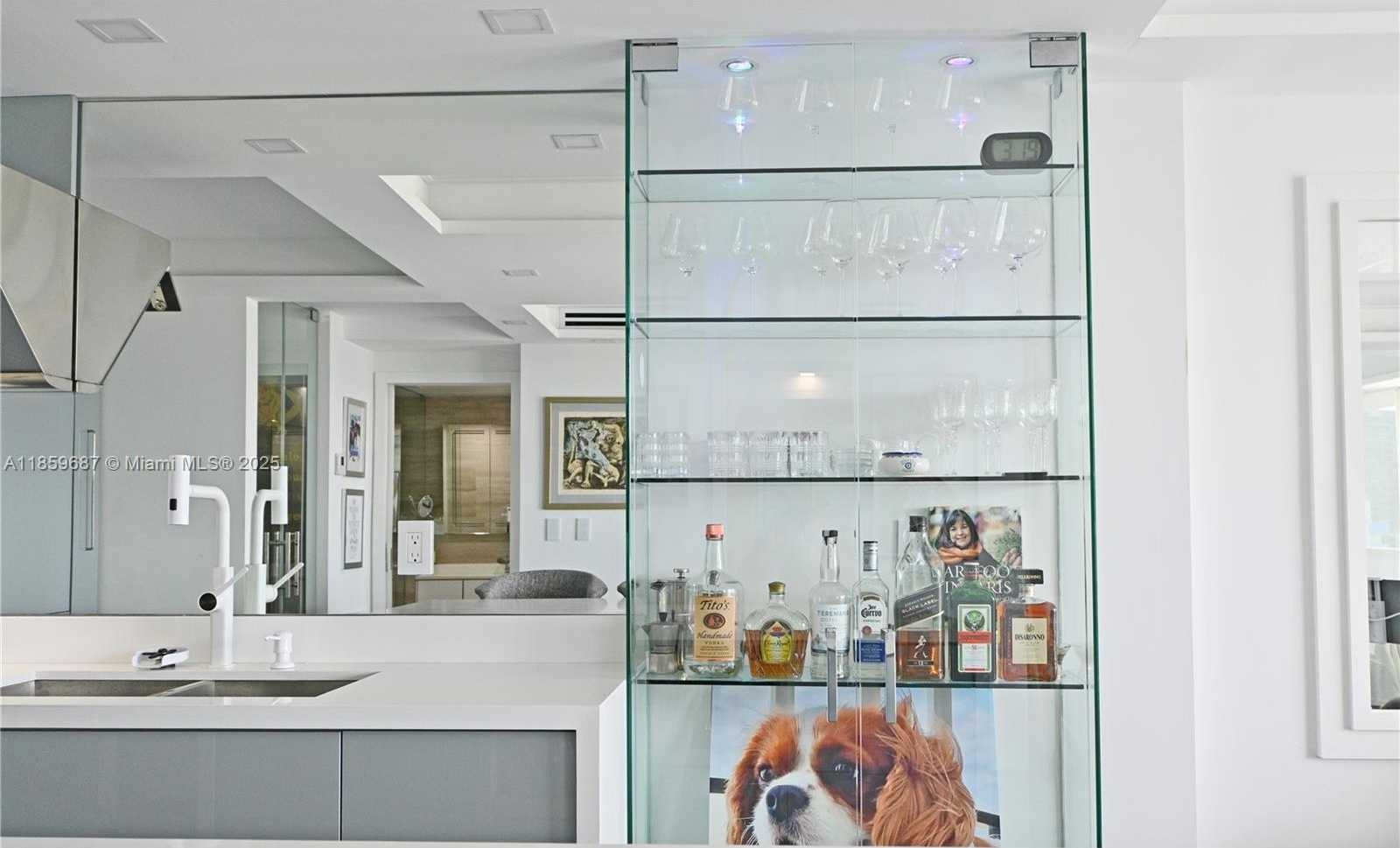 Small Image of 401 OCEAN DR #1003, Miami Beach Number 23