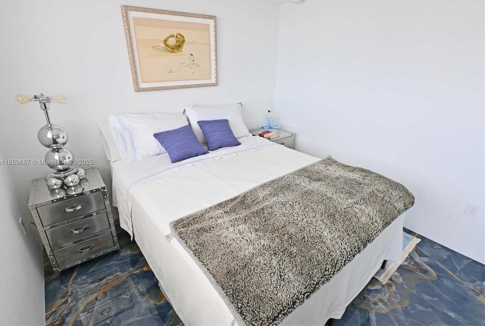 Small Image of 401 OCEAN DR #1003, Miami Beach Number 8