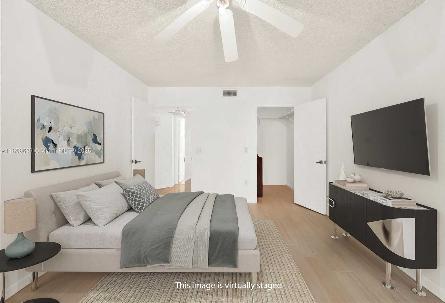 Small Image of 8215 LAKE DR #207, Doral Number 2