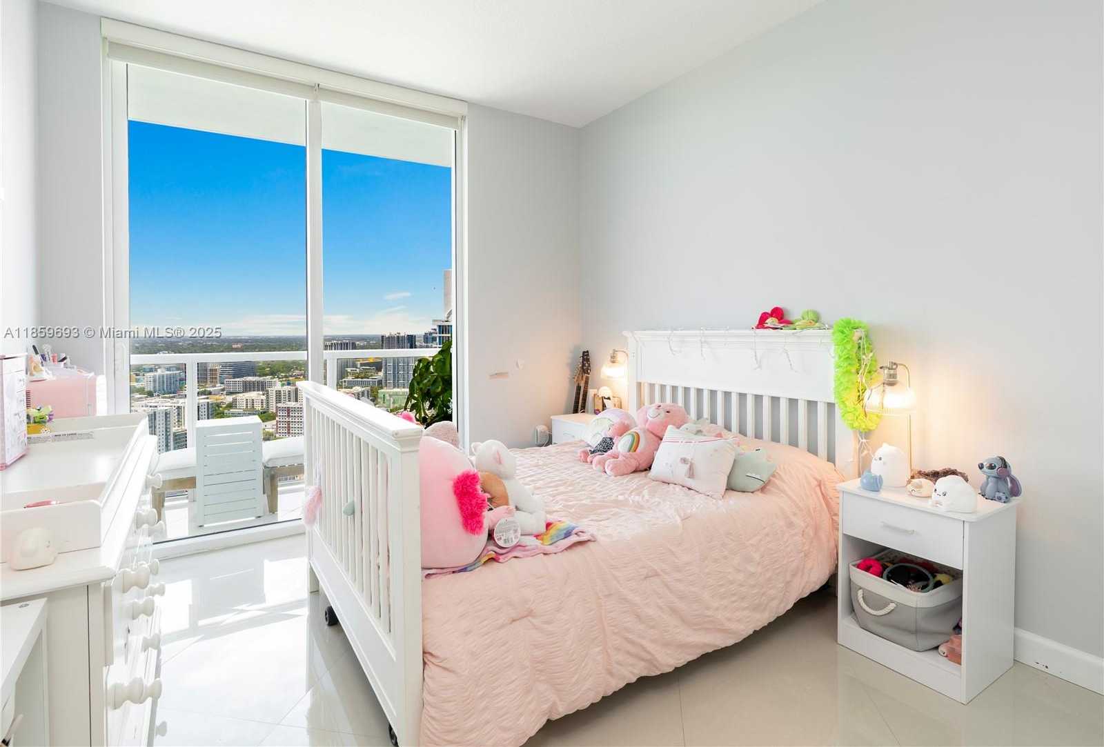 Small Image of 1900 NORTH BAYSHORE DR #3712, Miami Number 13
