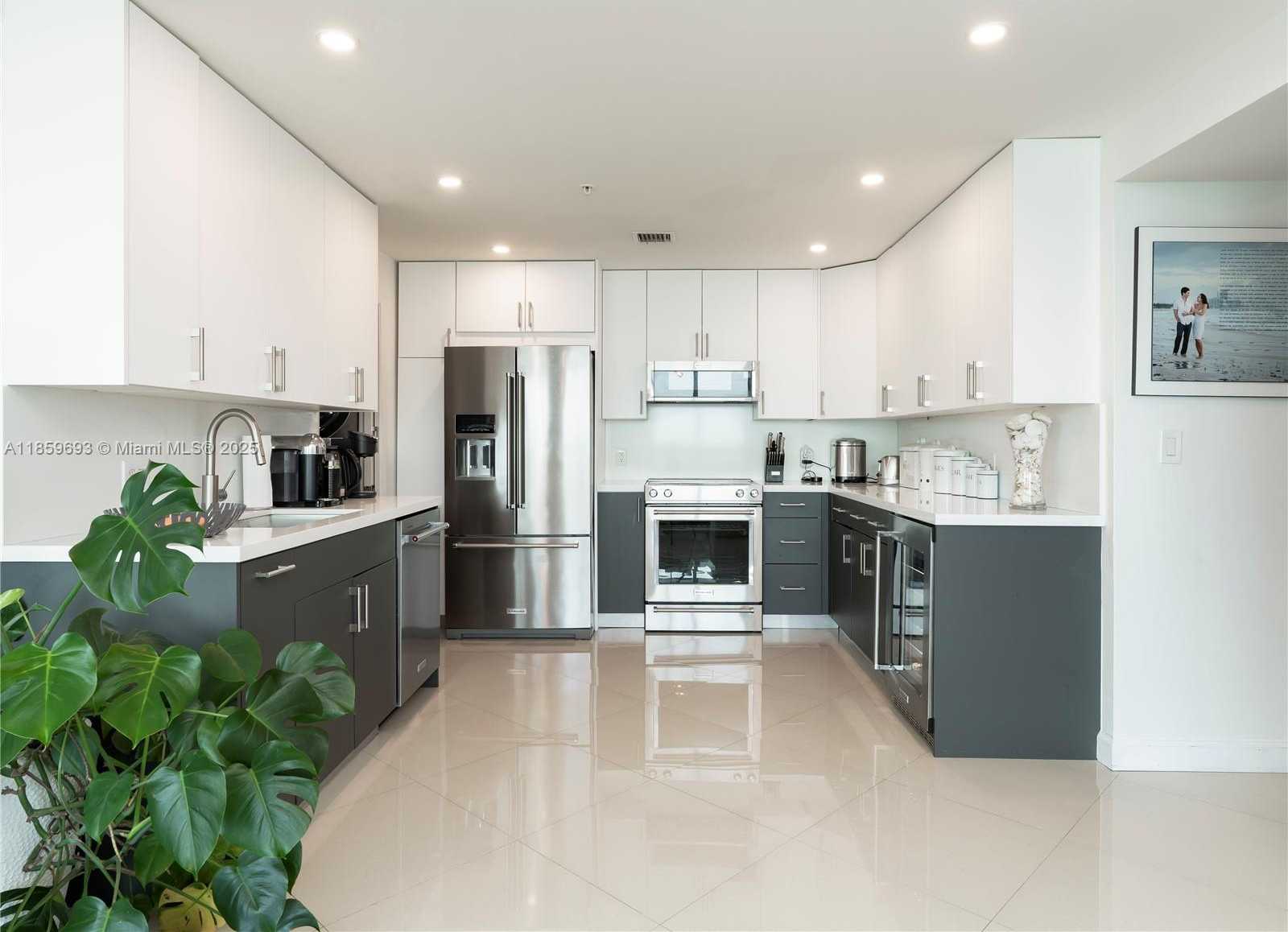 Small Image of 1900 NORTH BAYSHORE DR #3712, Miami Number 5