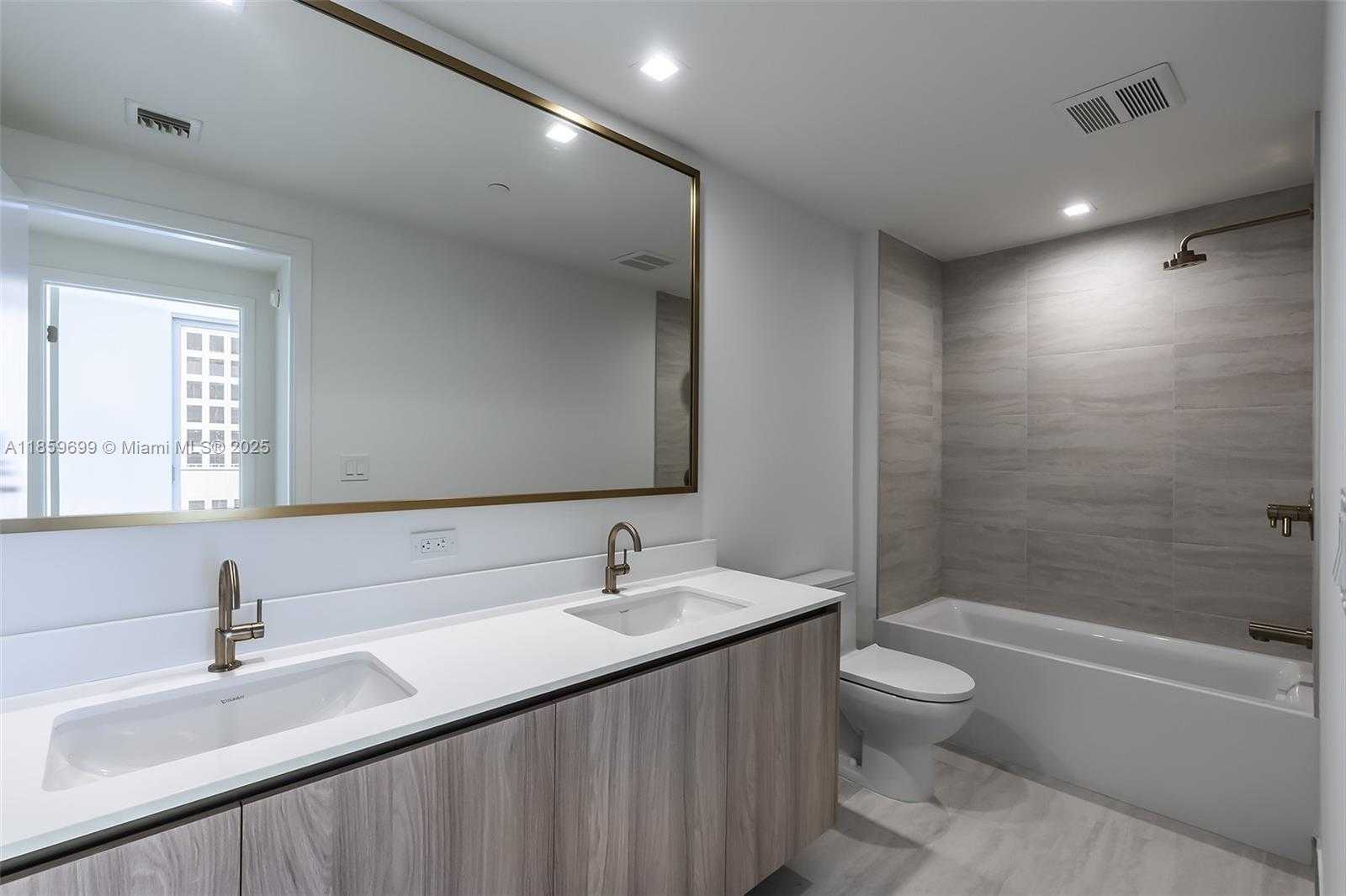 Small Image of 77 SOUTH EAST 5TH ST #1709, Miami Number 20