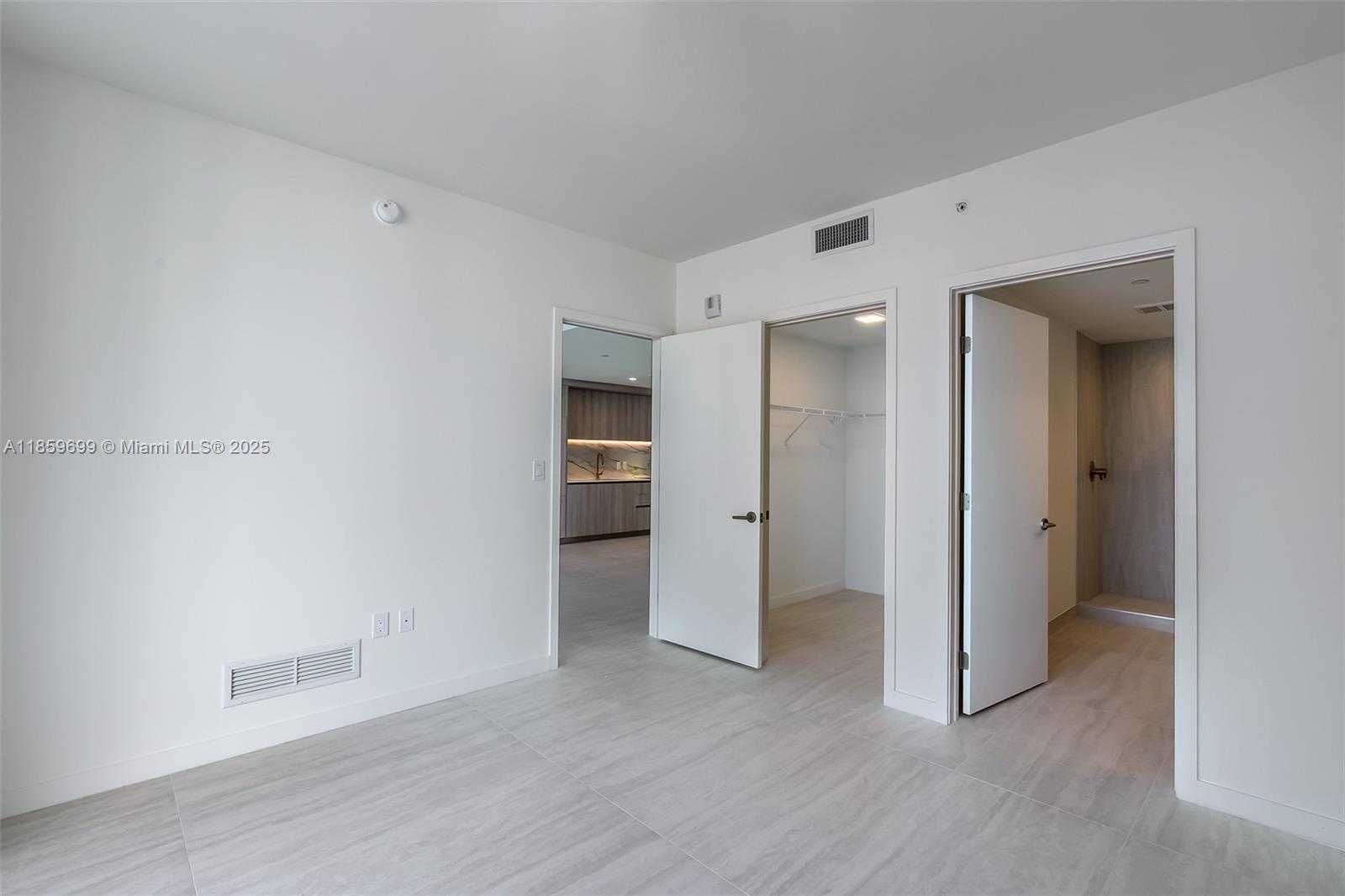 Small Image of 77 SOUTH EAST 5TH ST #1709, Miami Number 25