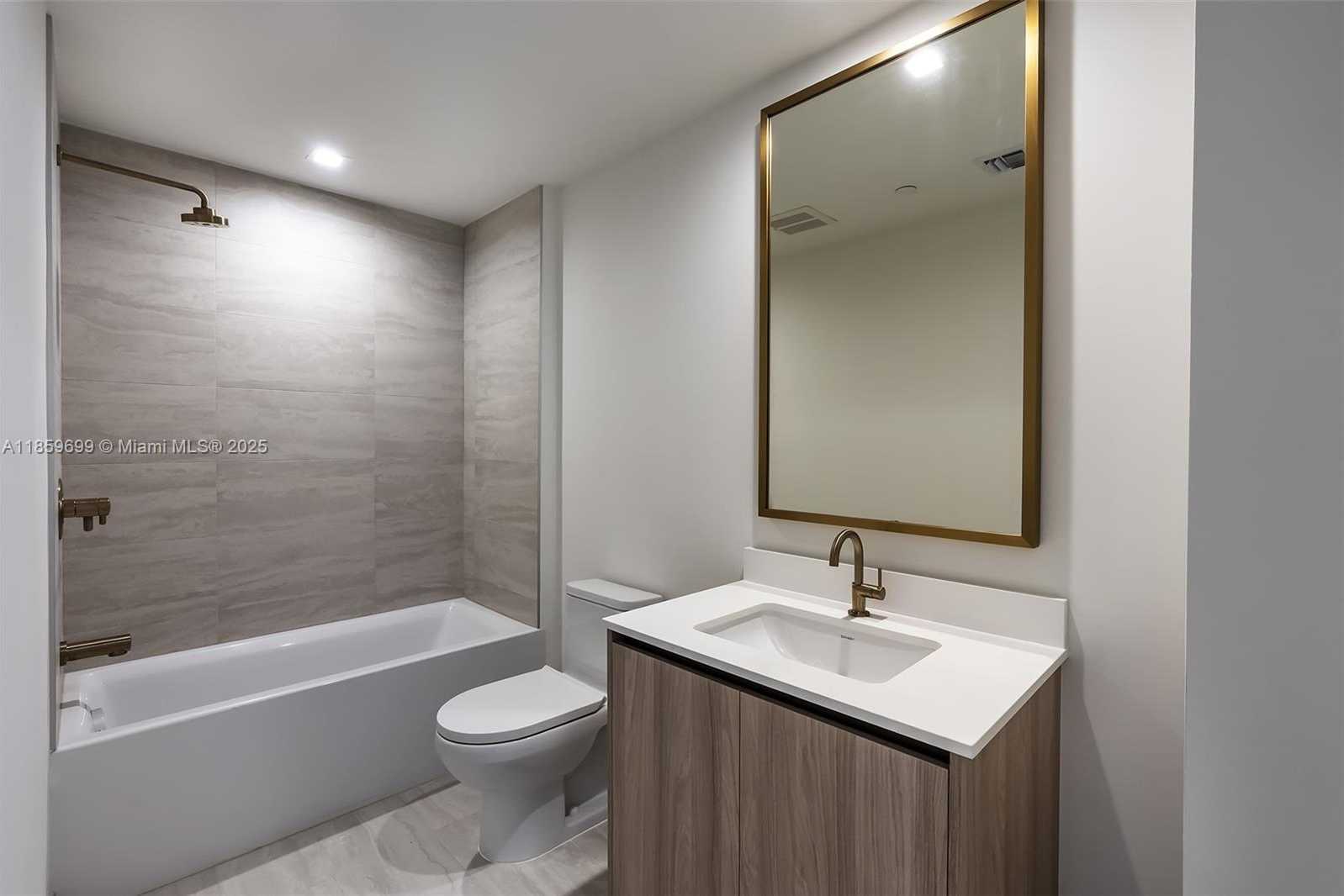 Small Image of 77 SOUTH EAST 5TH ST #1709, Miami Number 33