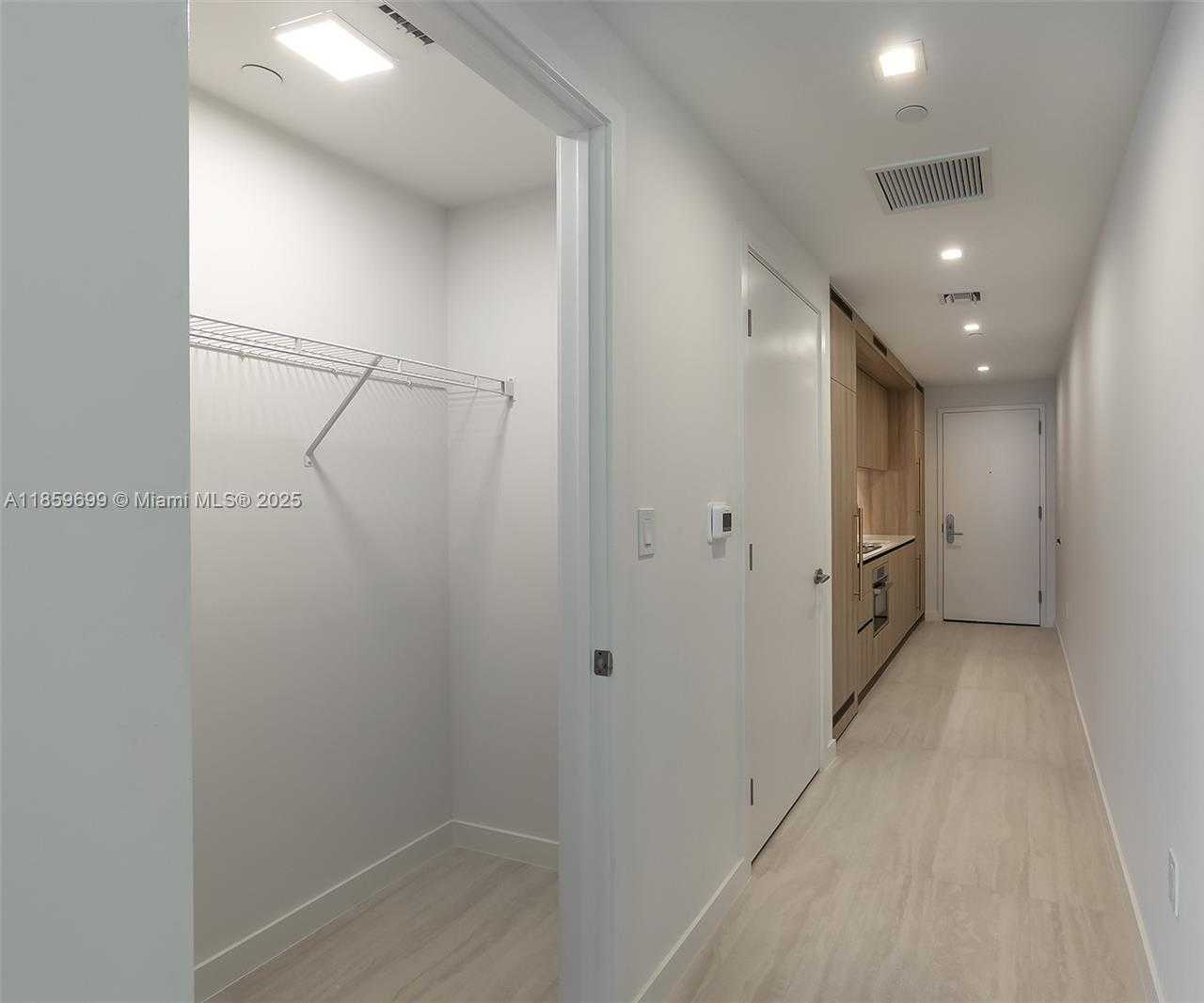 Small Image of 77 SOUTH EAST 5TH ST #1709, Miami Number 47