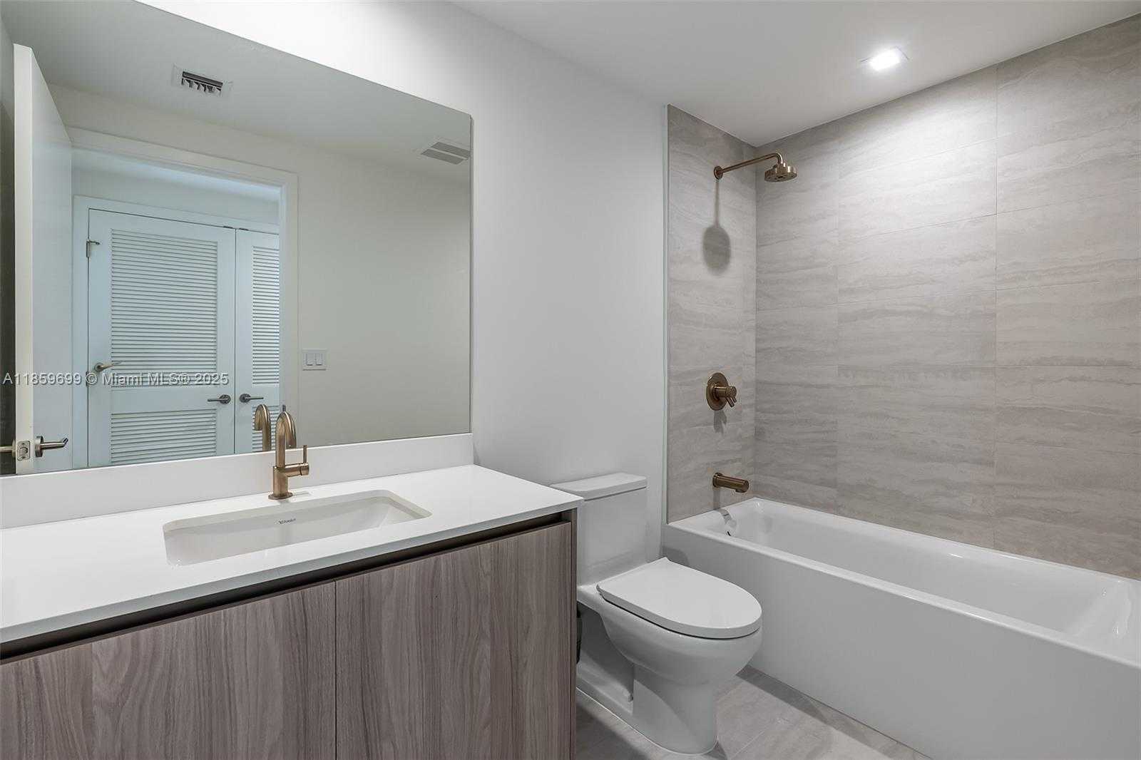 Small Image of 77 SOUTH EAST 5TH ST #1709, Miami Number 7