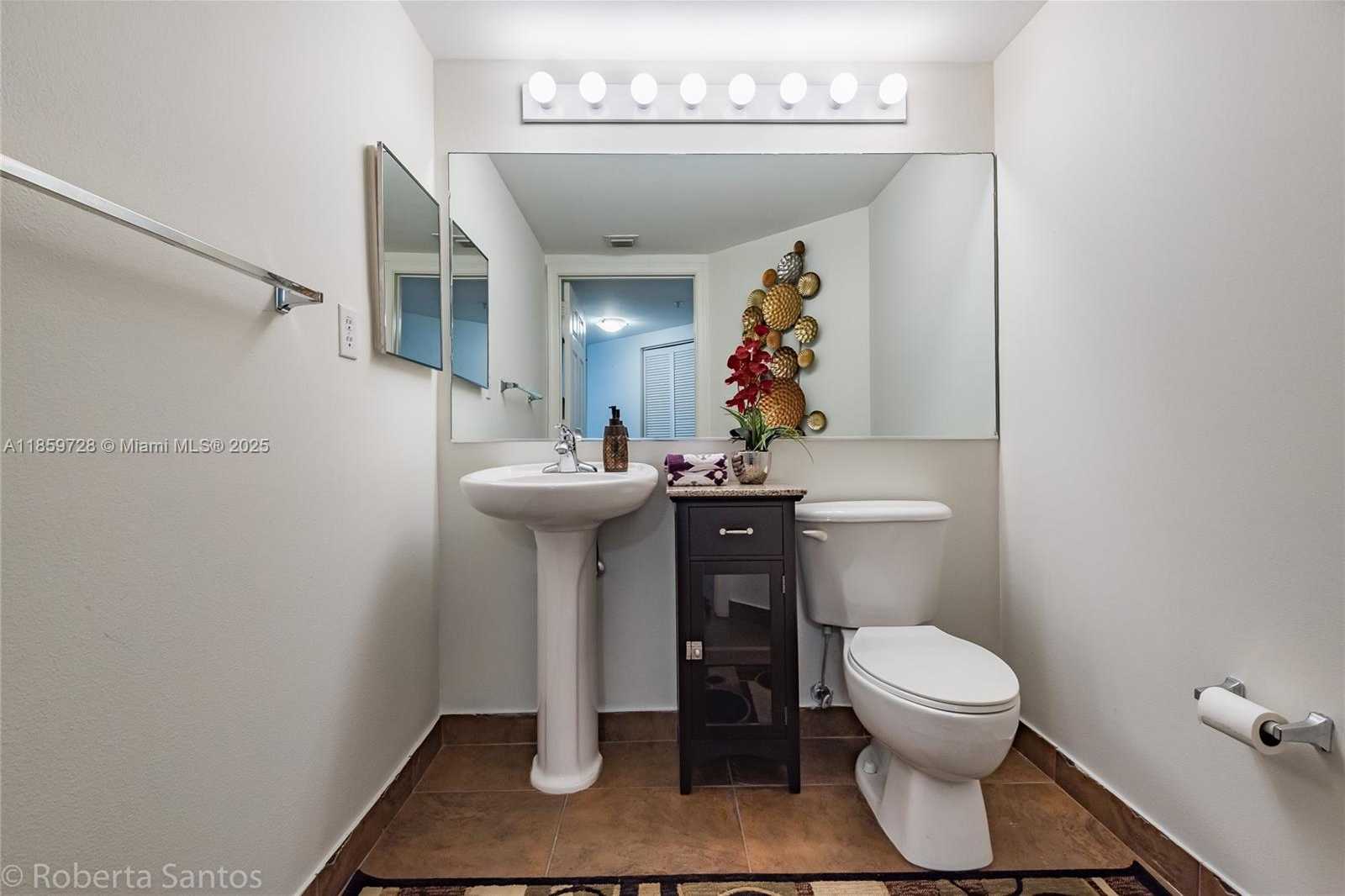 Small Image of 2080 SOUTH OCEAN DR #602, Hallandale Beach Number 12