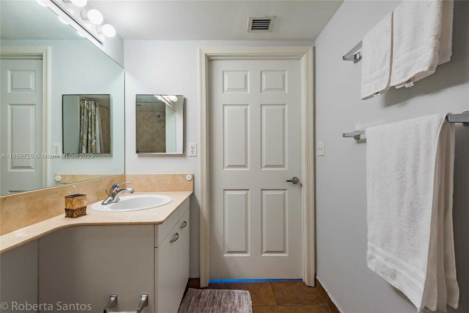 Small Image of 2080 SOUTH OCEAN DR #602, Hallandale Beach Number 30