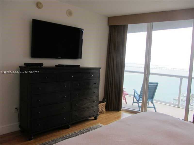 Small Image of 495 BRICKELL AVE #2401, Miami Number 17
