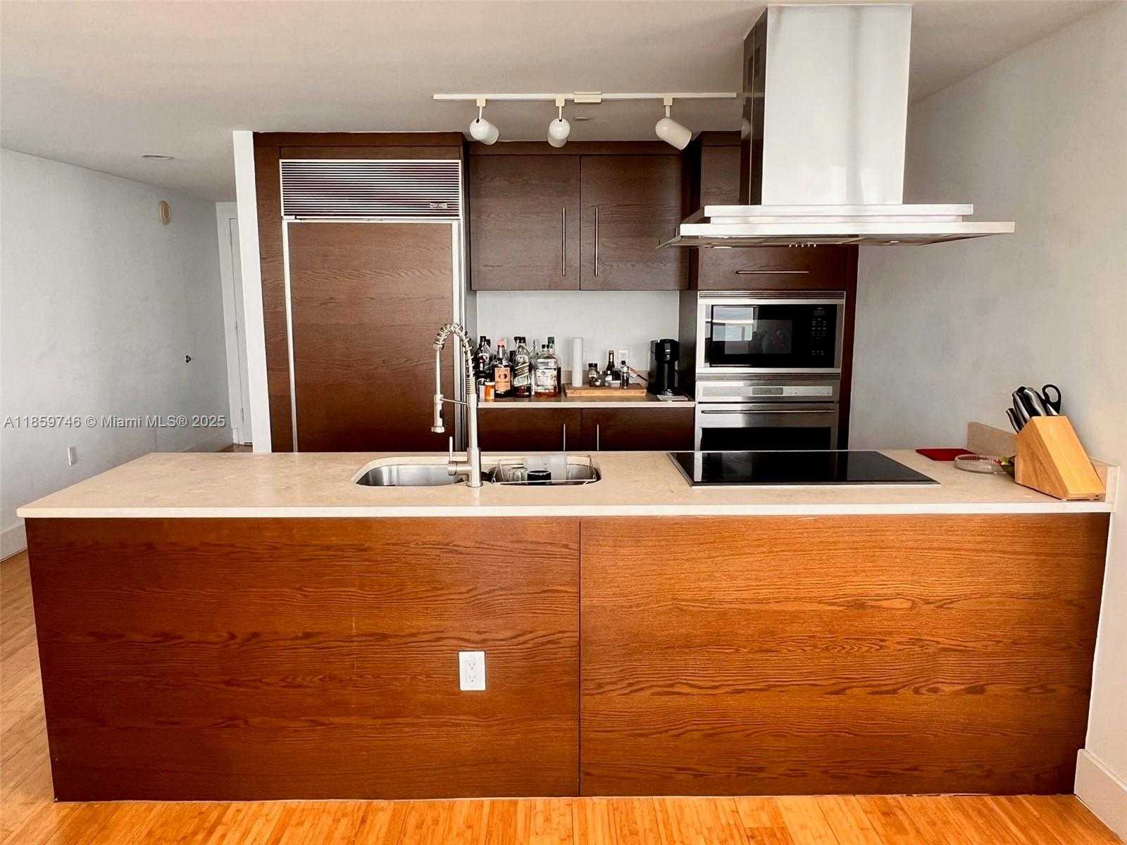 Small Image of 495 BRICKELL AVE #2401, Miami Number 7