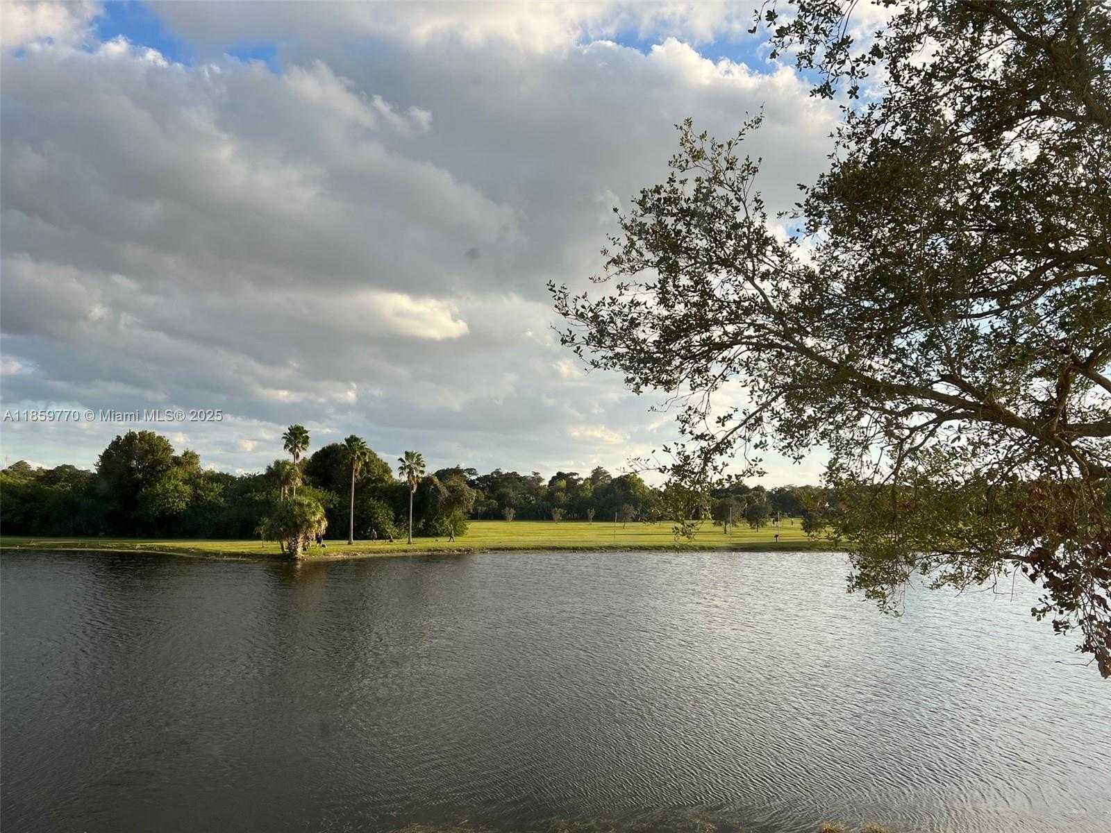 Small Image of 2767 SOUTH CARAMBOLA CIR S #201, Coconut Creek Number 18