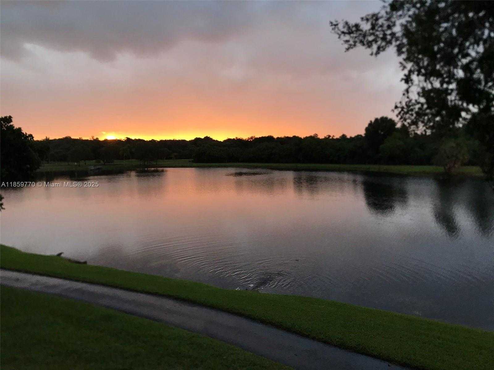 Small Image of 2767 SOUTH CARAMBOLA CIR S #201, Coconut Creek Number 19