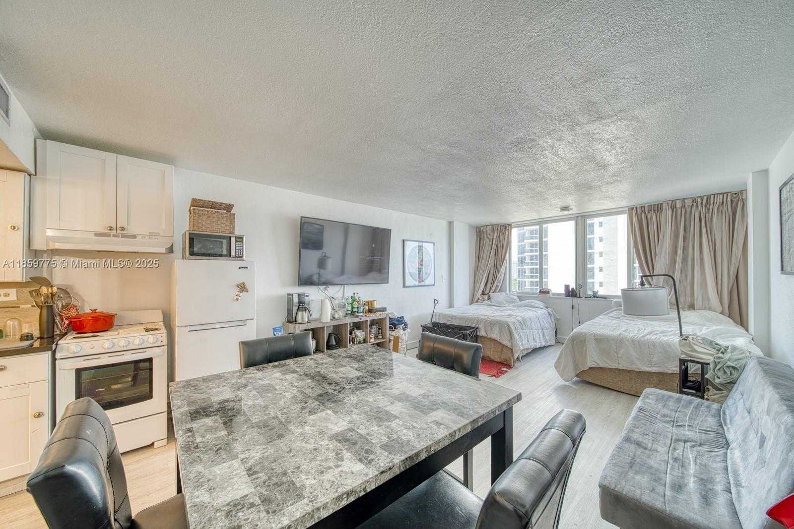 Small Image of 19201 COLLINS AVE #822, Sunny Isles Beach Number 5
