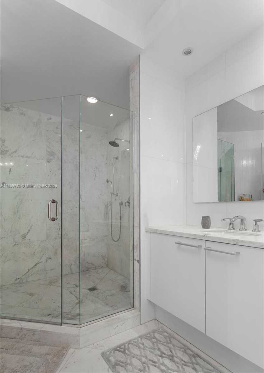 Small Image of 4100 ISLAND BLVD #1503, Aventura Number 25