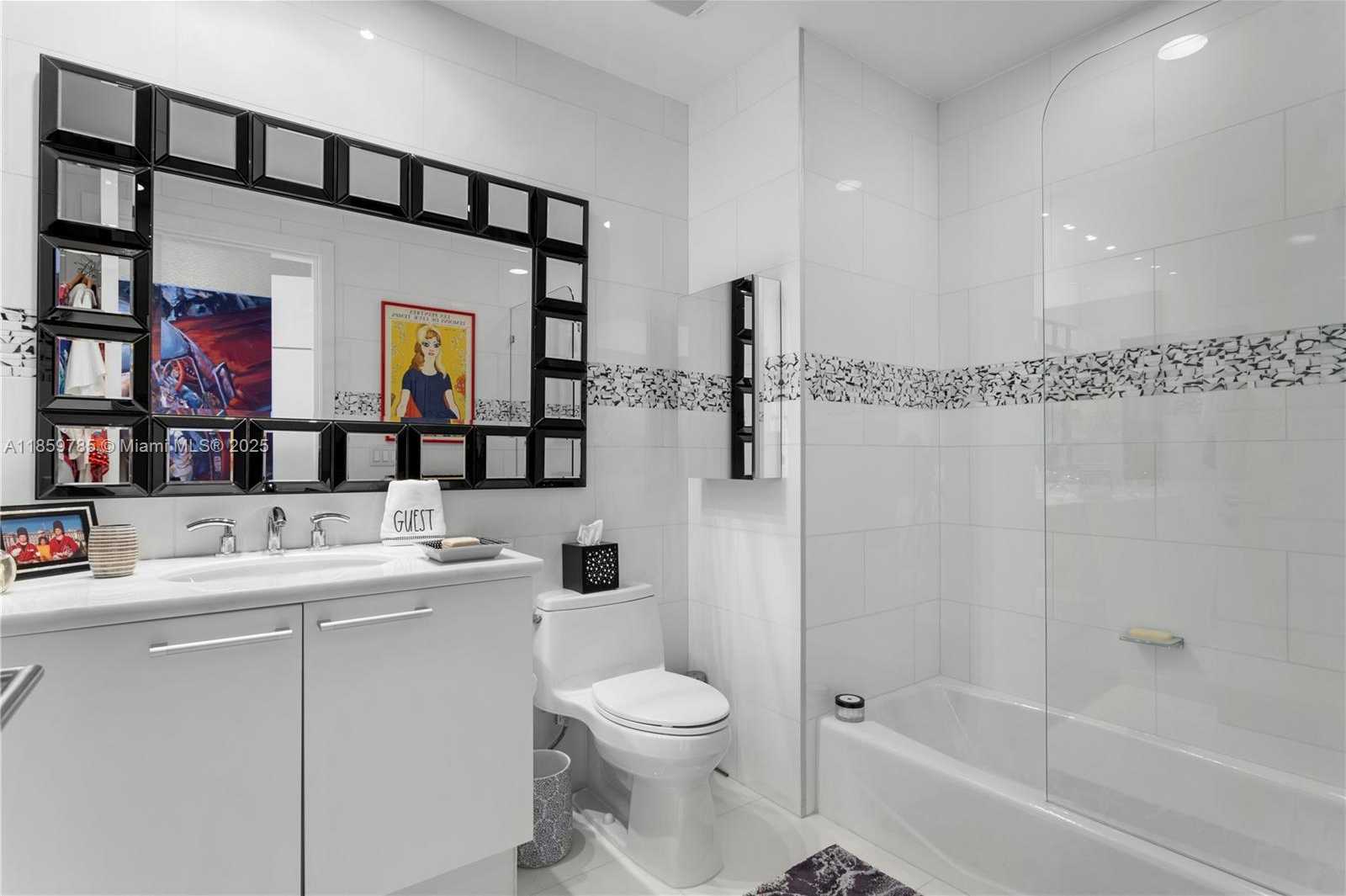 Small Image of 4100 ISLAND BLVD #1503, Aventura Number 31