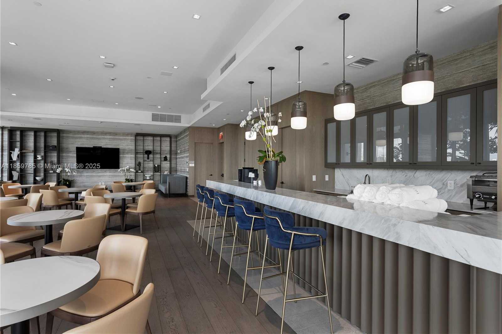 Small Image of 4100 ISLAND BLVD #1503, Aventura Number 44