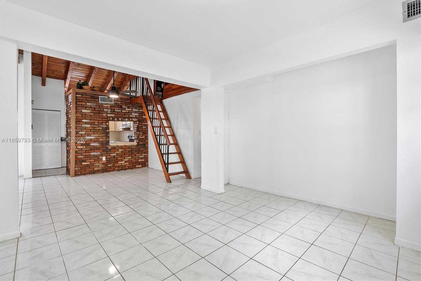 Small Image of 10542 NW 7th Terrace, Miami, FL 33172, USA Number 12
