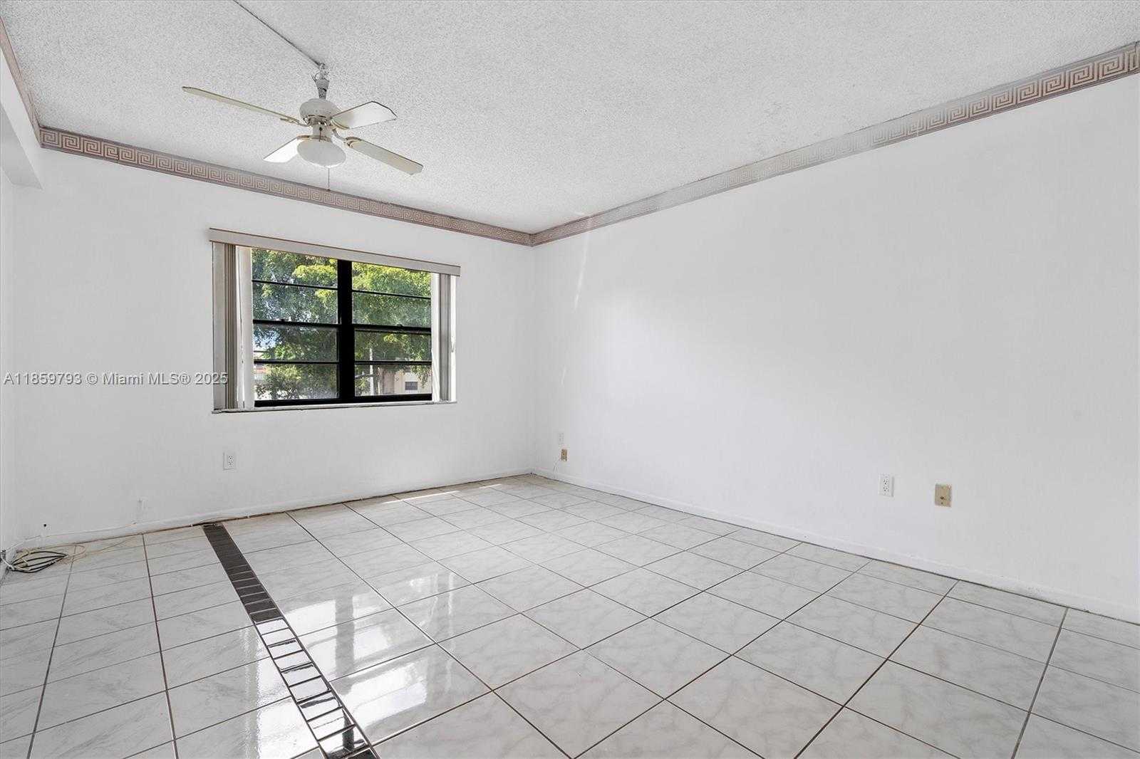 Small Image of 10542 NW 7th Terrace, Miami, FL 33172, USA Number 23