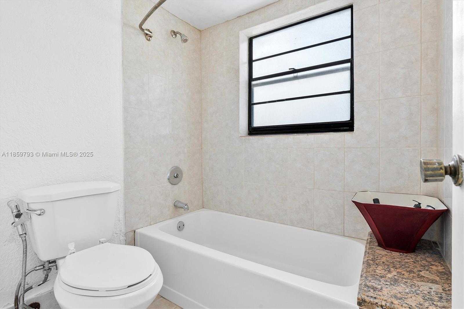 Small Image of 10542 NW 7th Terrace, Miami, FL 33172, USA Number 27