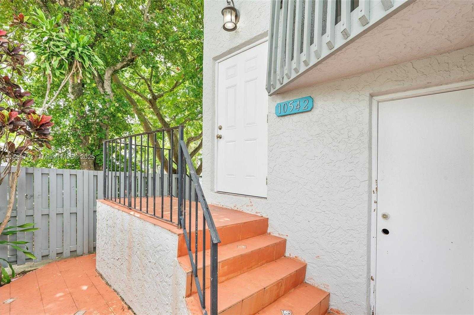 Small Image of 10542 NW 7th Terrace, Miami, FL 33172, USA Number 3