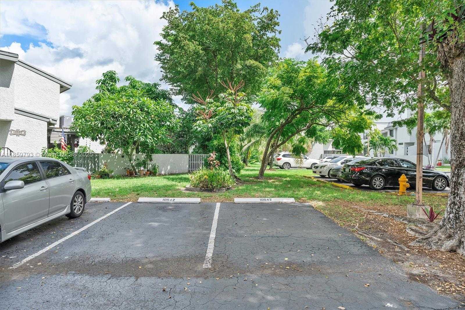 Small Image of 10542 NW 7th Terrace, Miami, FL 33172, USA Number 32