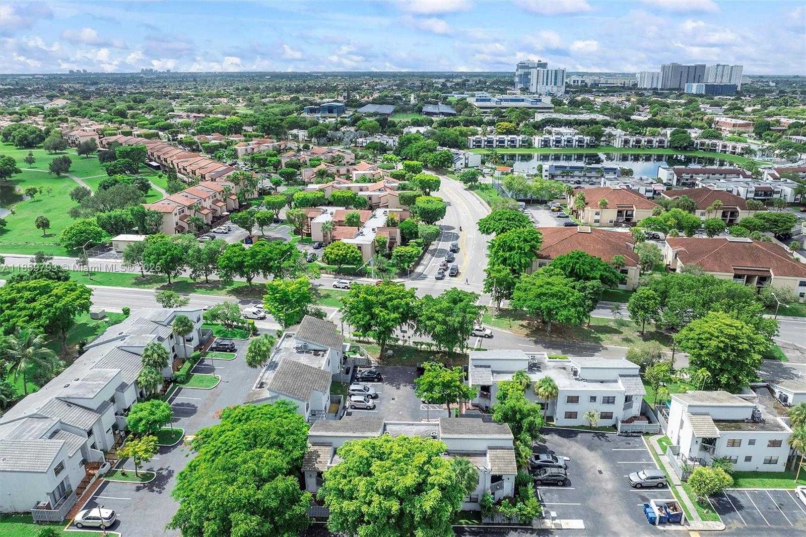 Small Image of 10542 NW 7th Terrace, Miami, FL 33172, USA Number 39