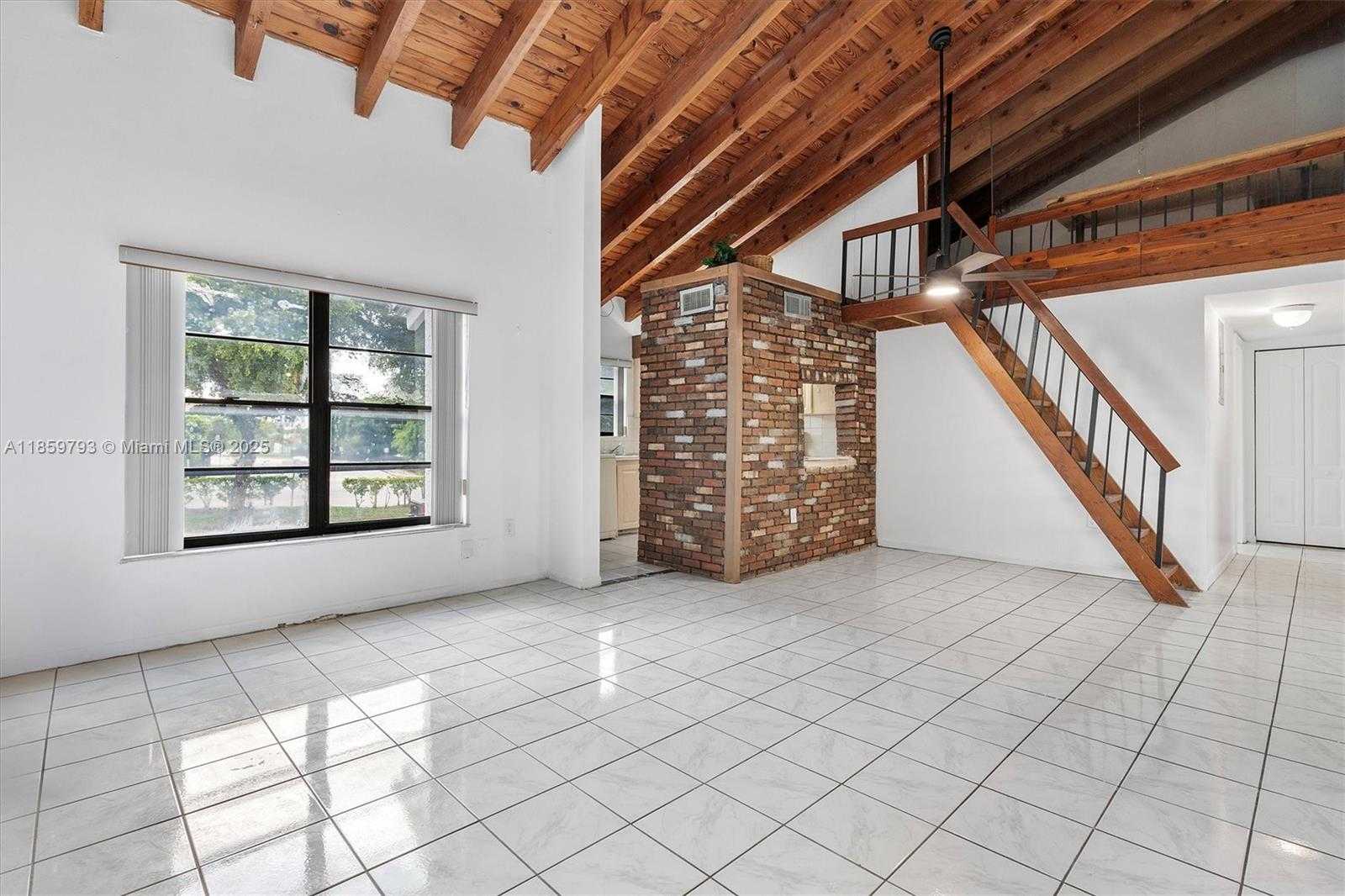 Small Image of 10542 NW 7th Terrace, Miami, FL 33172, USA Number 6
