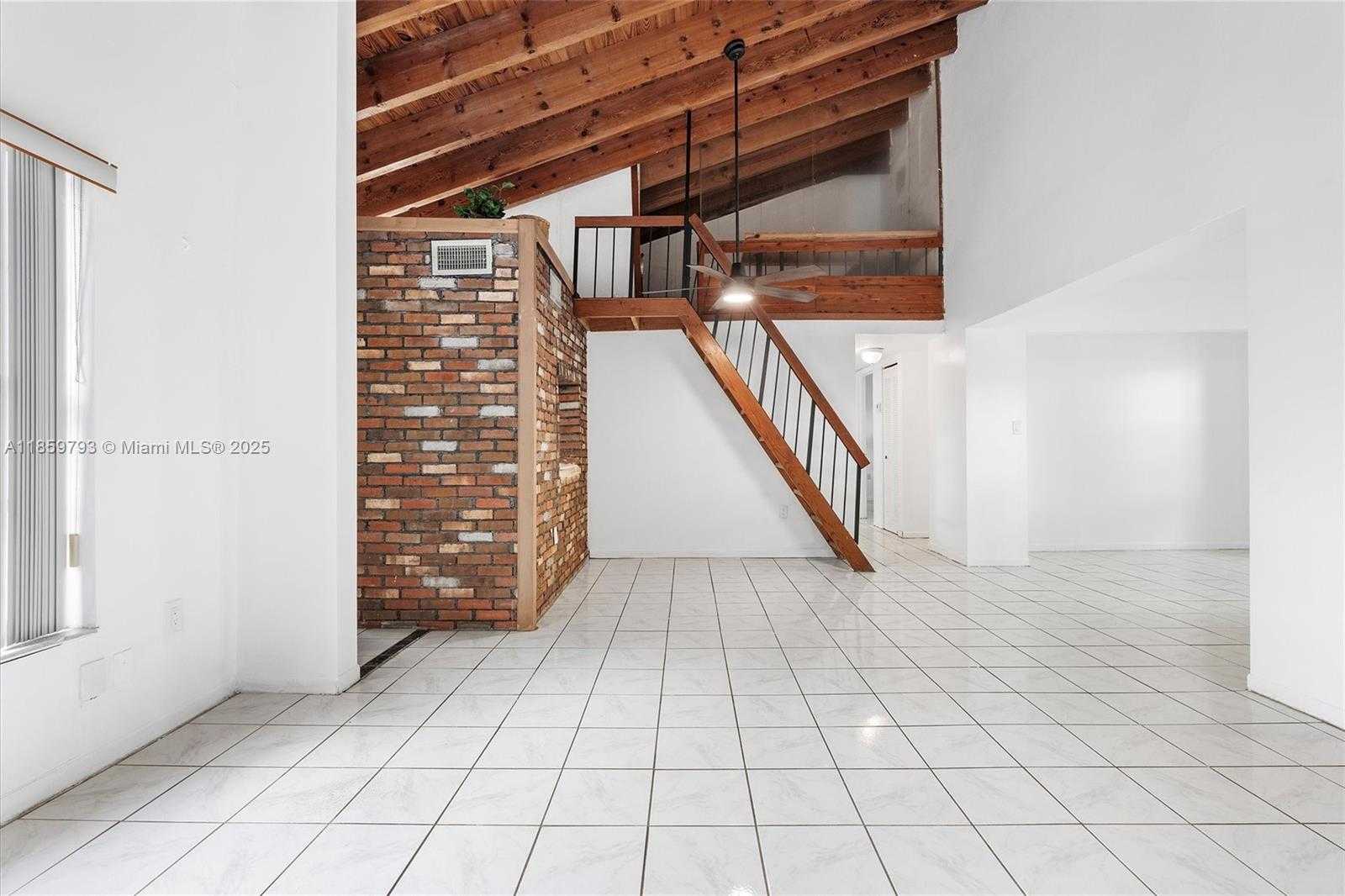 Small Image of 10542 NW 7th Terrace, Miami, FL 33172, USA Number 7
