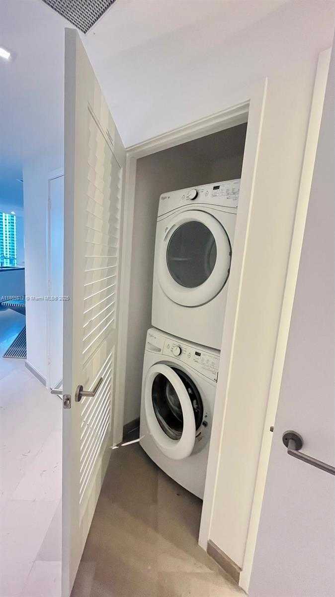Small Image of 68 SOUTH EAST 6TH ST #1212, Miami Number 27