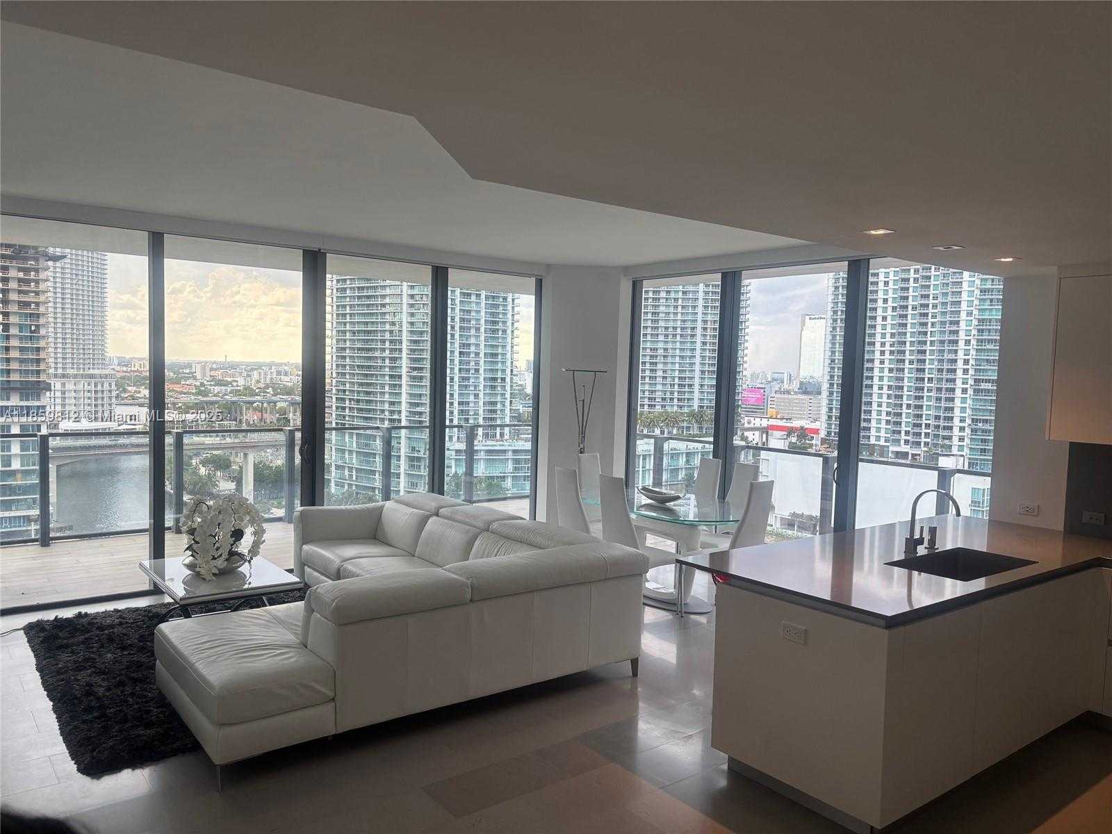 Small Image of 68 SOUTH EAST 6TH ST #1212, Miami Number 3