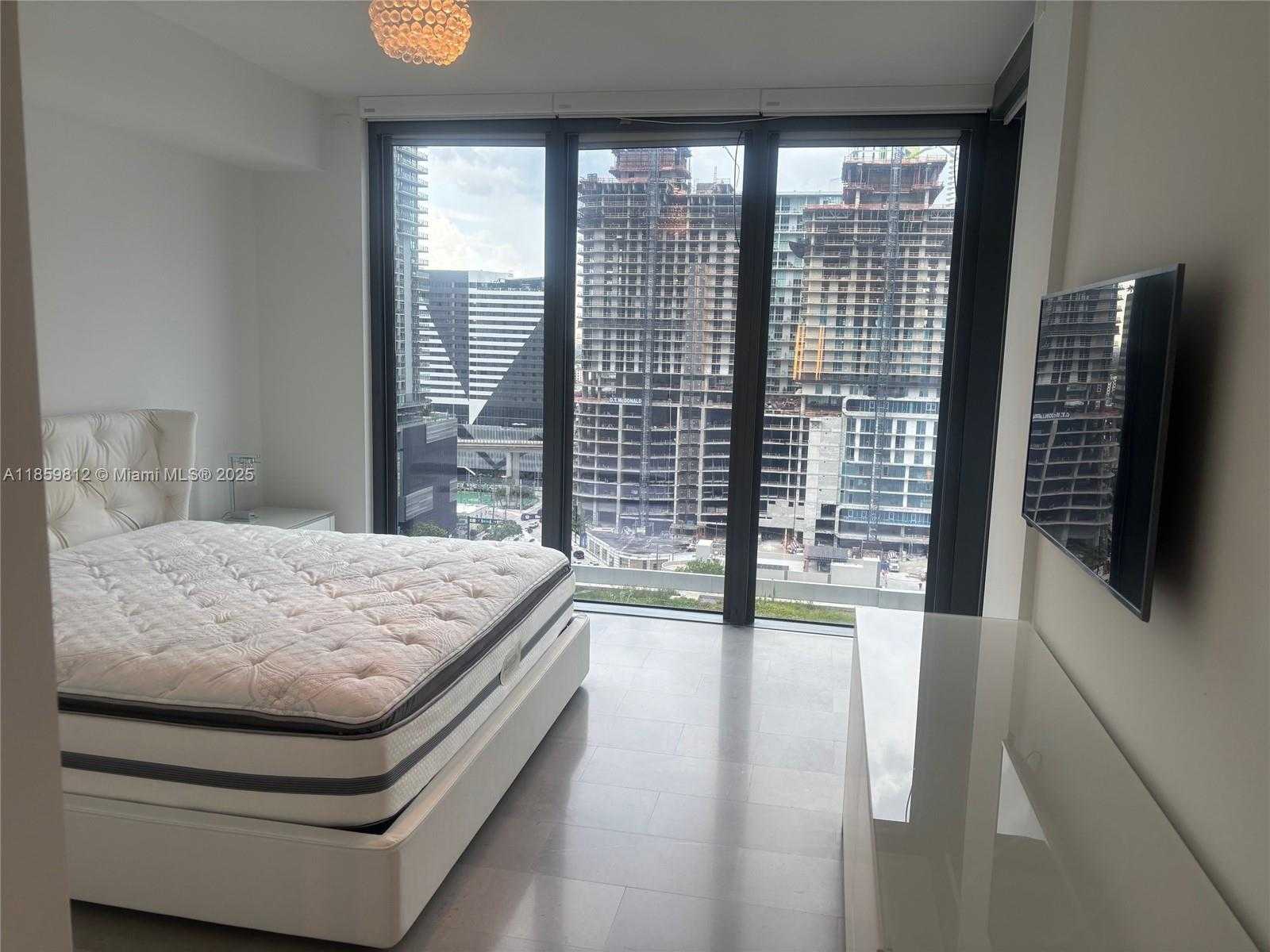 Small Image of 68 SOUTH EAST 6TH ST #1212, Miami Number 6