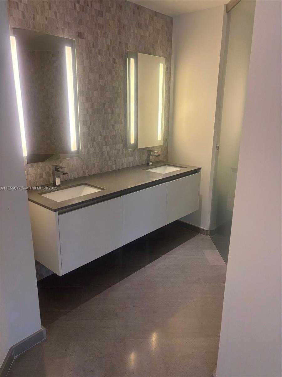 Small Image of 68 SOUTH EAST 6TH ST #1212, Miami Number 8