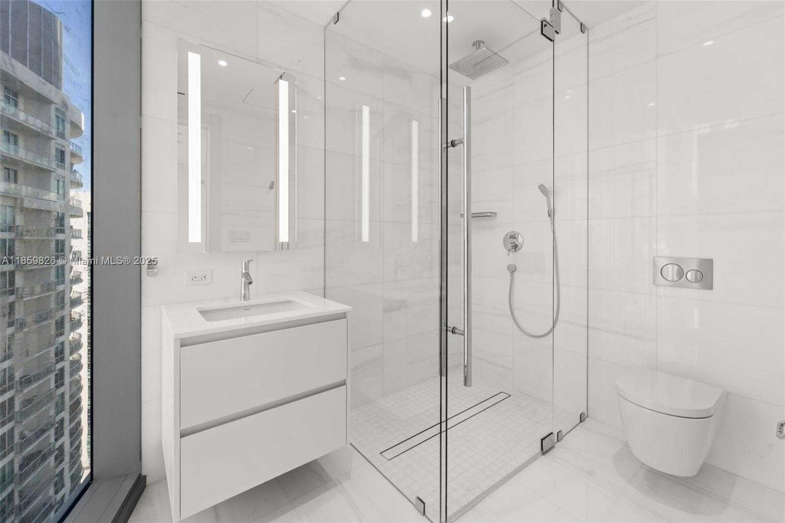 Small Image of 300 BISCAYNE BLVD WAY #3602, Miami Number 12