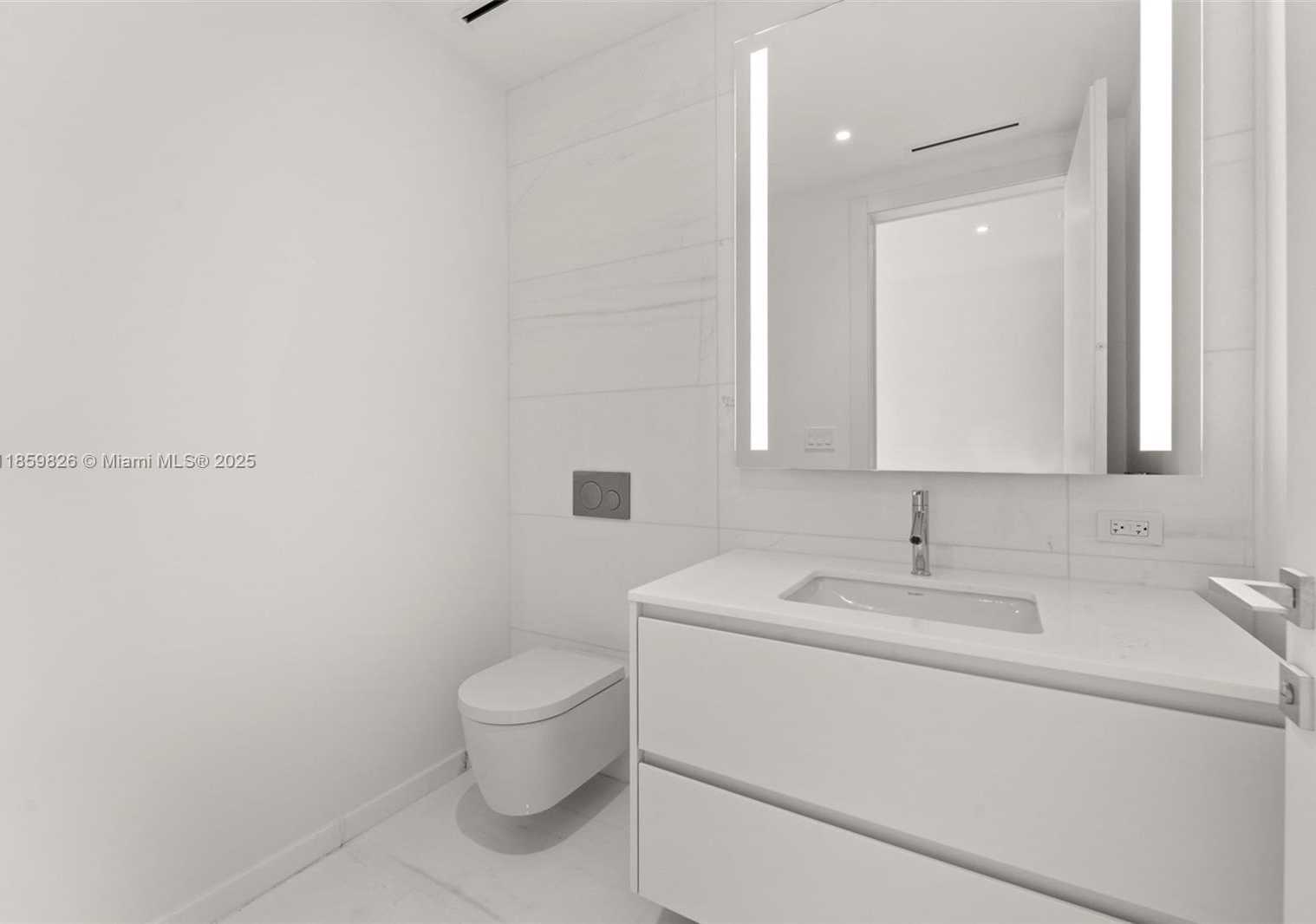 Small Image of 300 BISCAYNE BLVD WAY #3602, Miami Number 15