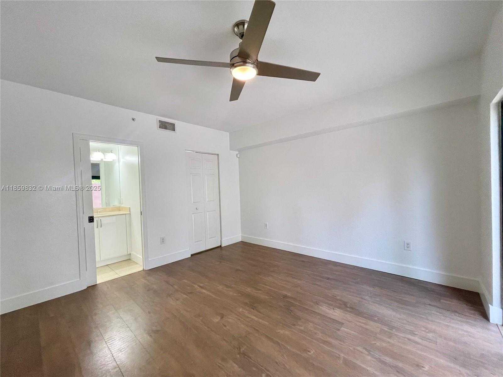Small Image of 3204 BIRD AVE #105, Miami Number 10
