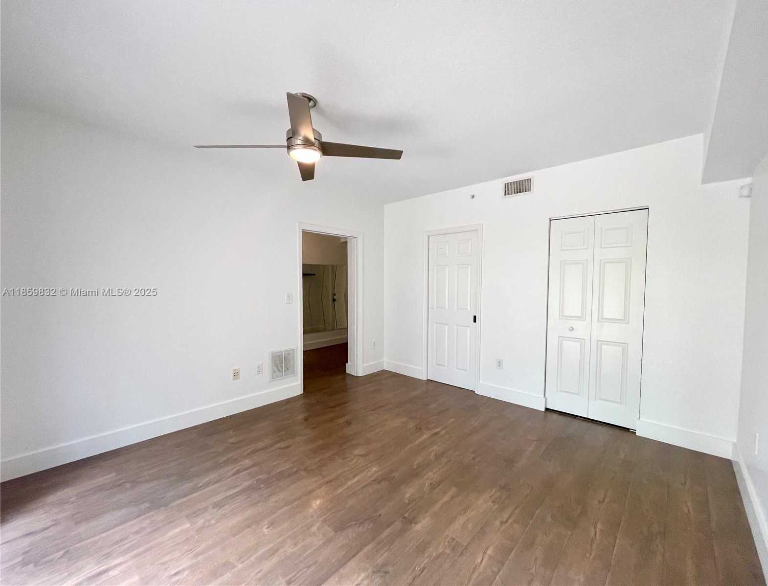 Small Image of 3204 BIRD AVE #105, Miami Number 14
