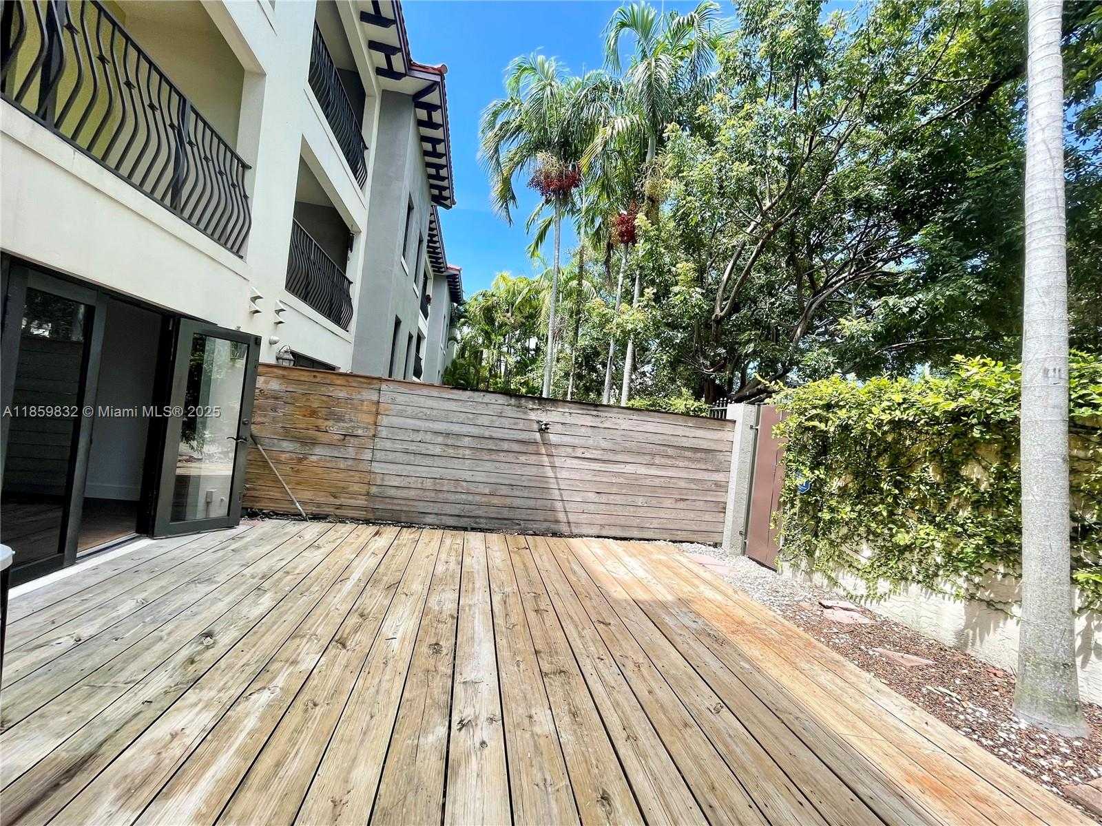 Small Image of 3204 BIRD AVE #105, Miami Number 17