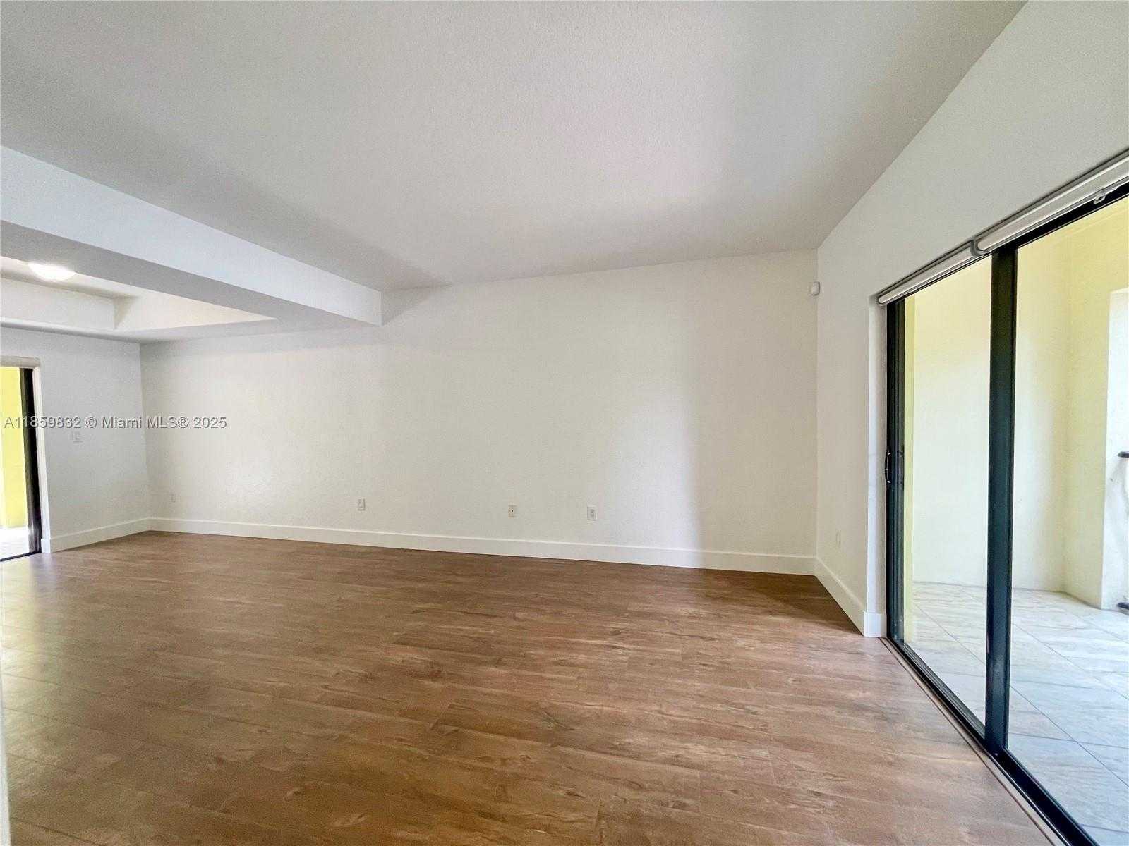 Small Image of 3204 BIRD AVE #105, Miami Number 24