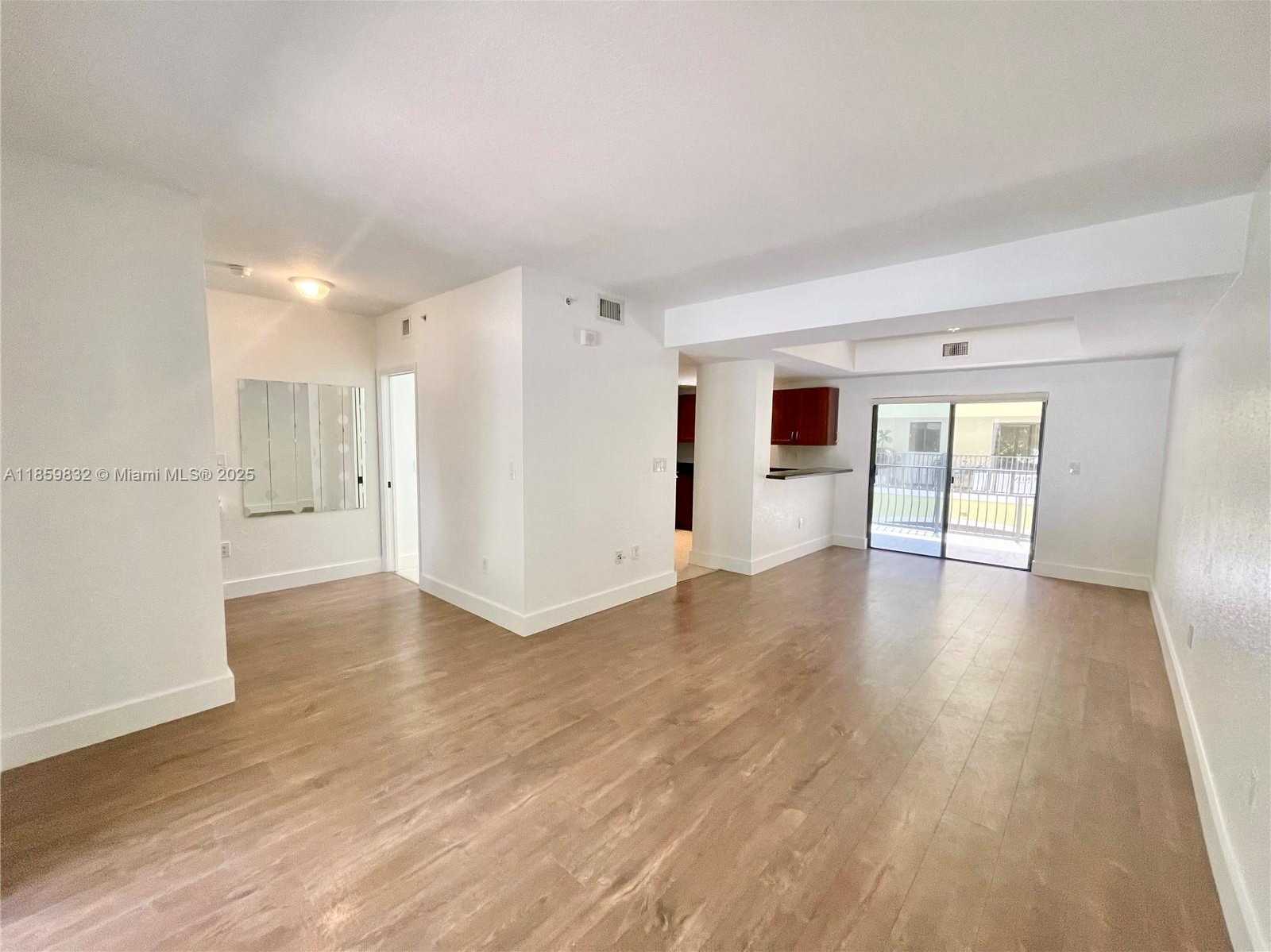 Small Image of 3204 BIRD AVE #105, Miami Number 28