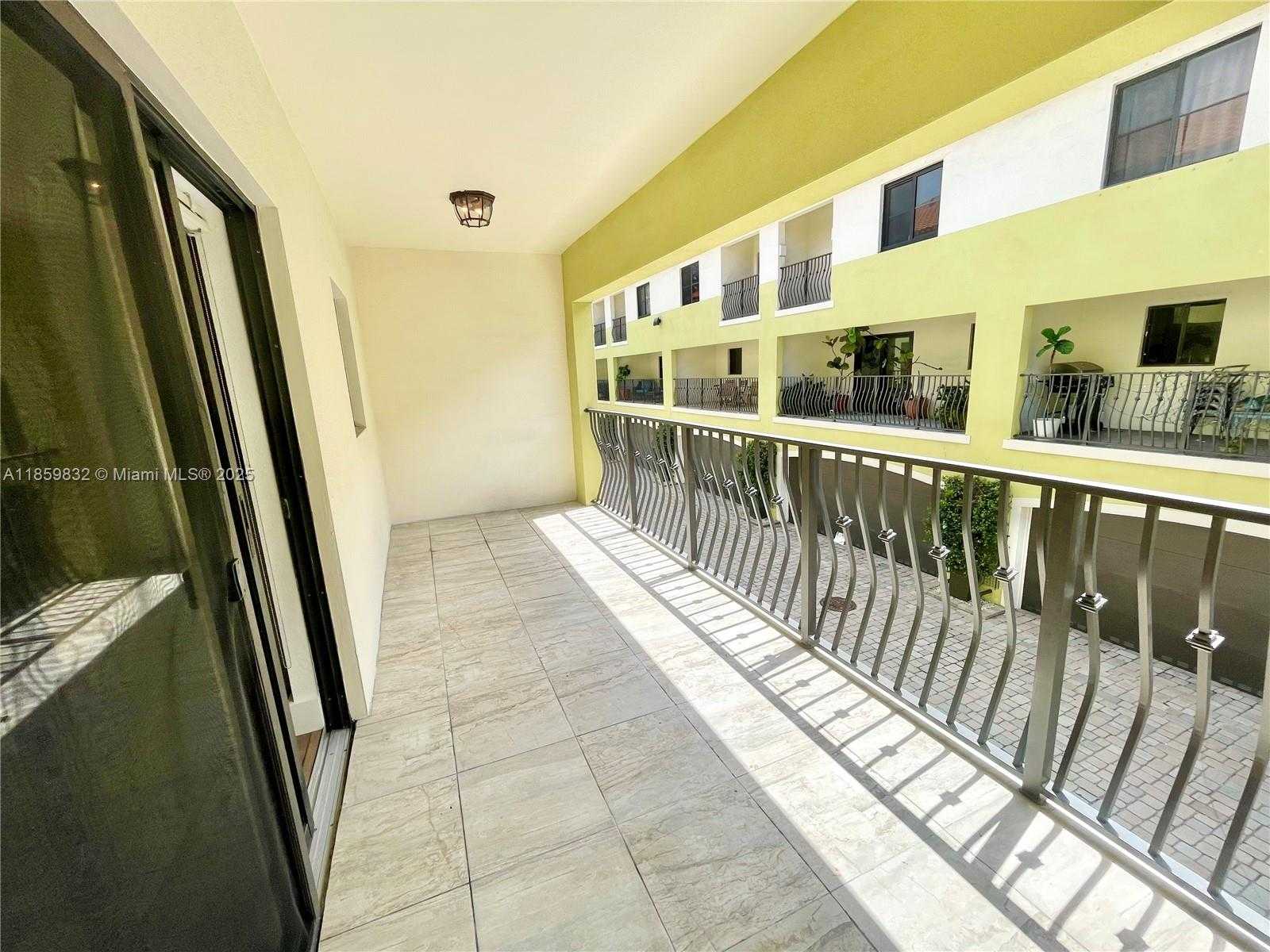 Small Image of 3204 BIRD AVE #105, Miami Number 37