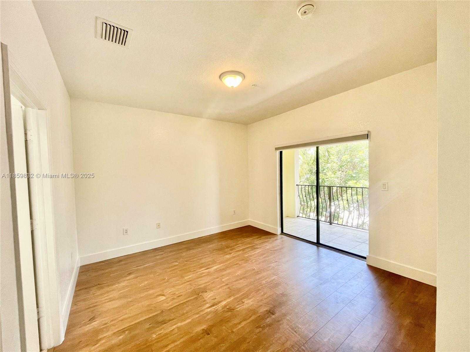 Small Image of 3204 BIRD AVE #105, Miami Number 45