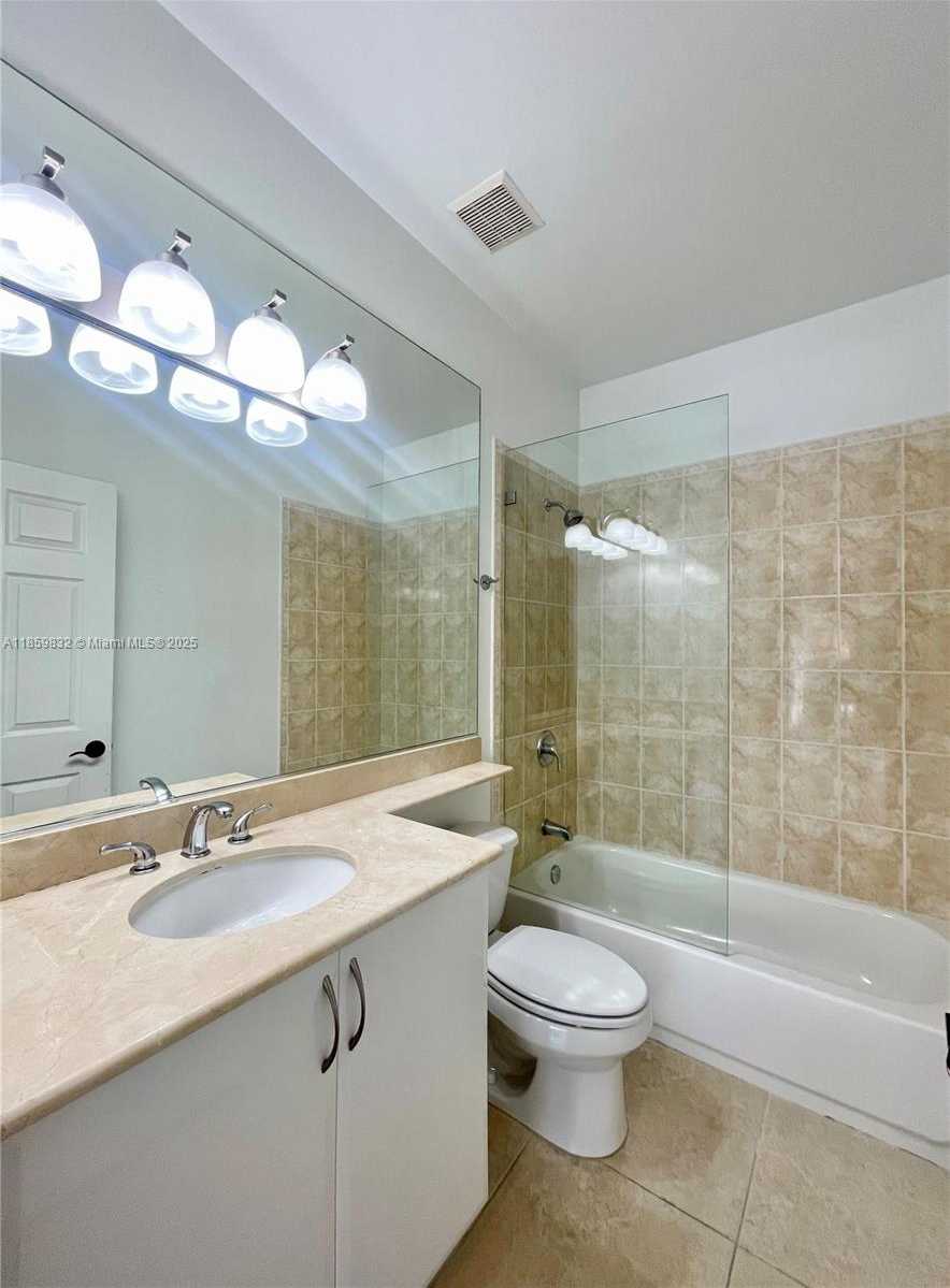 Small Image of 3204 BIRD AVE #105, Miami Number 50