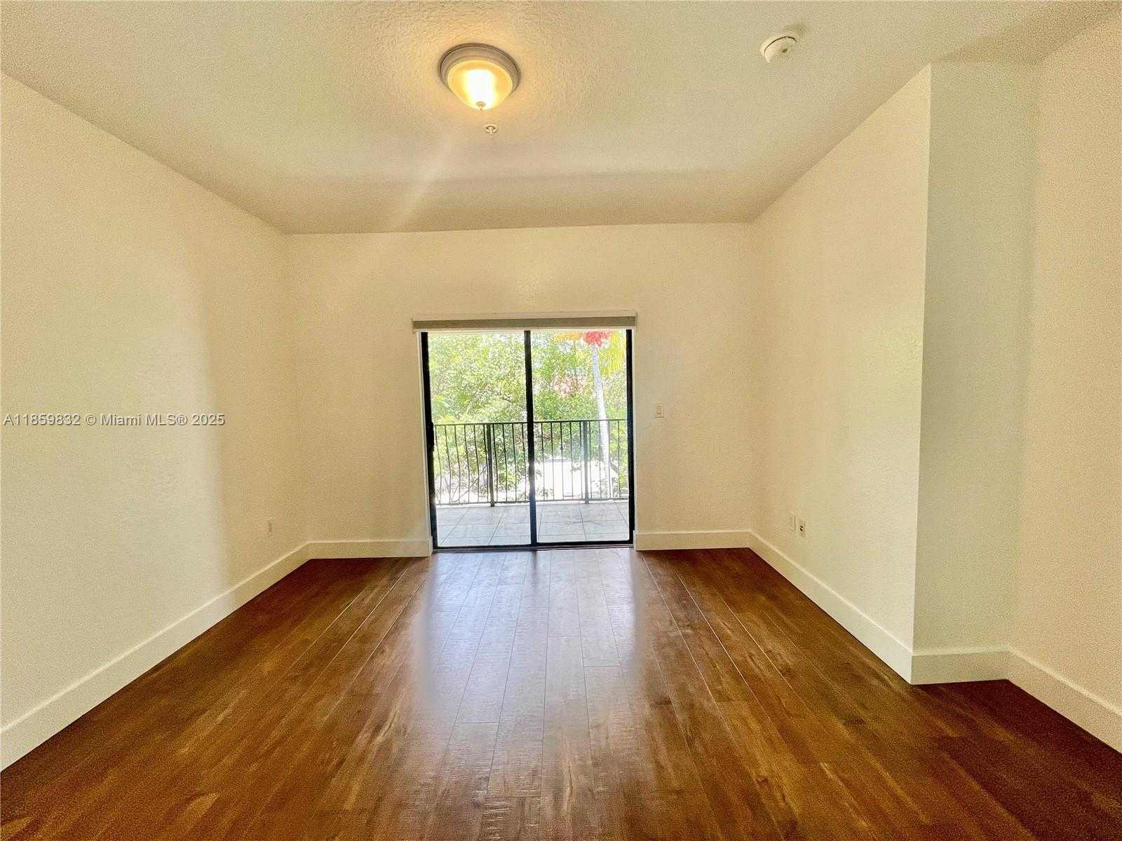 Small Image of 3204 BIRD AVE #105, Miami Number 51