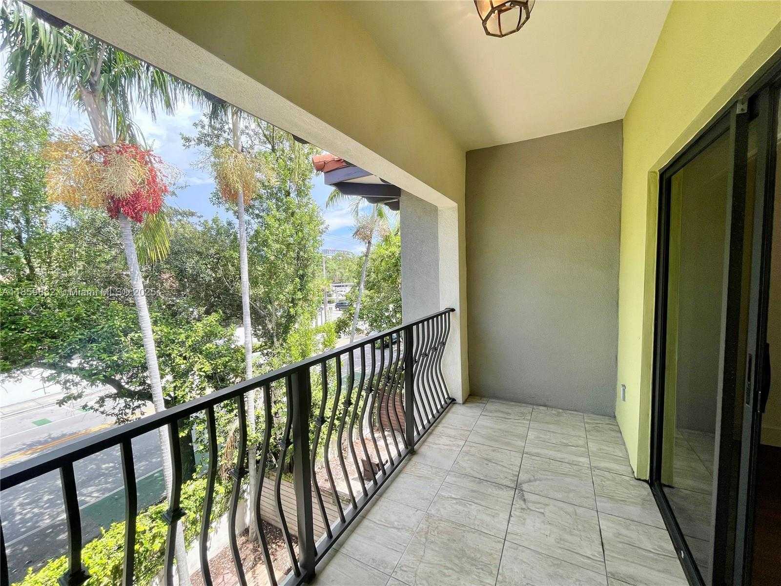 Small Image of 3204 BIRD AVE #105, Miami Number 52