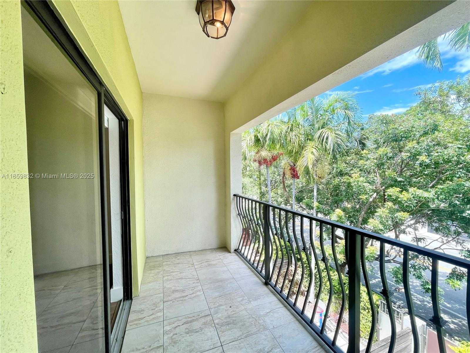 Small Image of 3204 BIRD AVE #105, Miami Number 53
