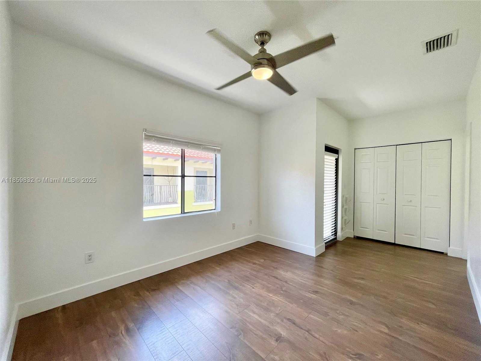 Small Image of 3204 BIRD AVE #105, Miami Number 58