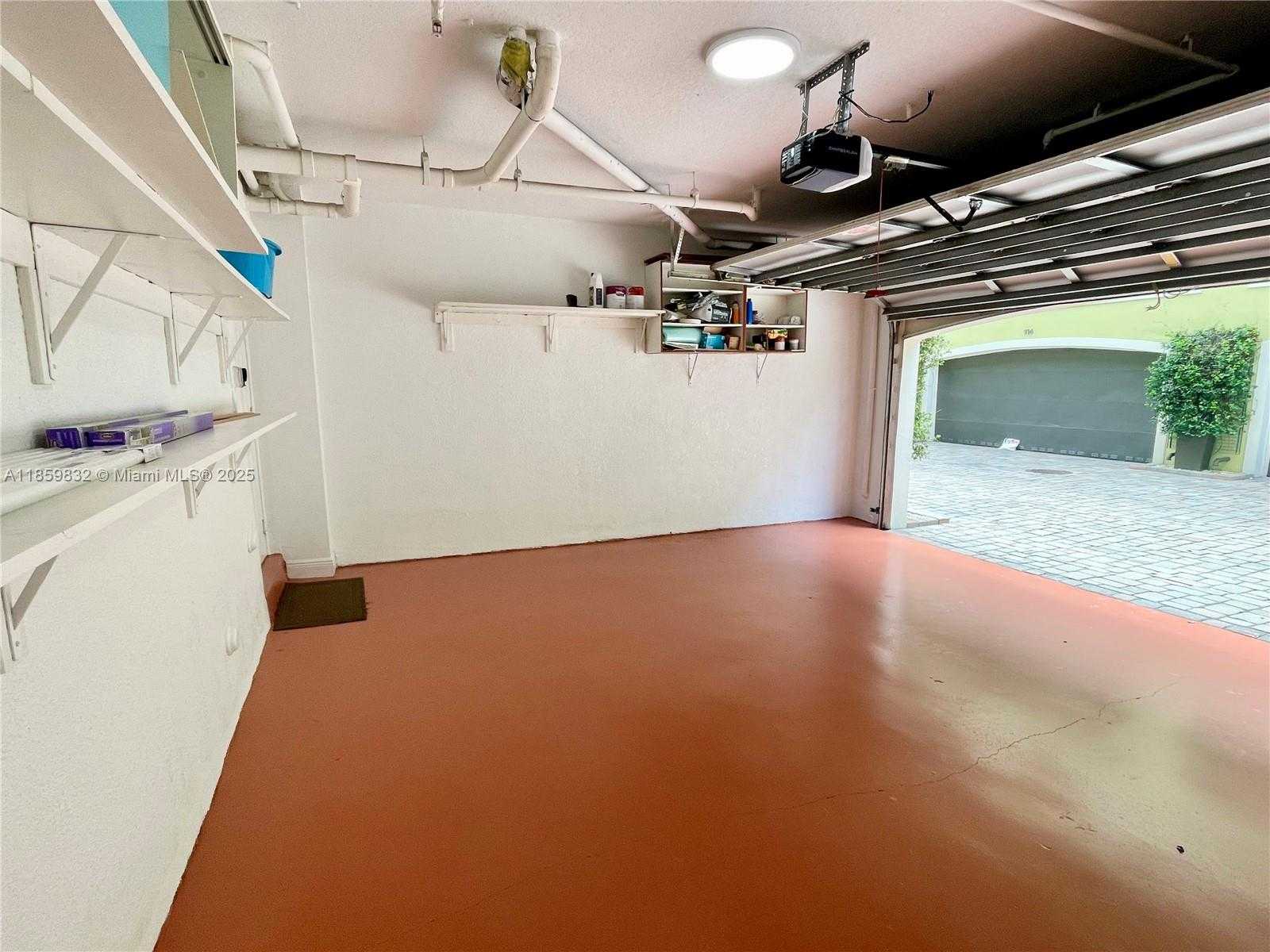 Small Image of 3204 BIRD AVE #105, Miami Number 7