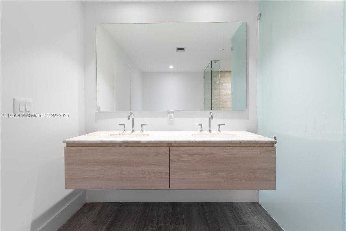 Small Image of 2900 NORTH EAST 7TH AVE #3902, Miami Number 16