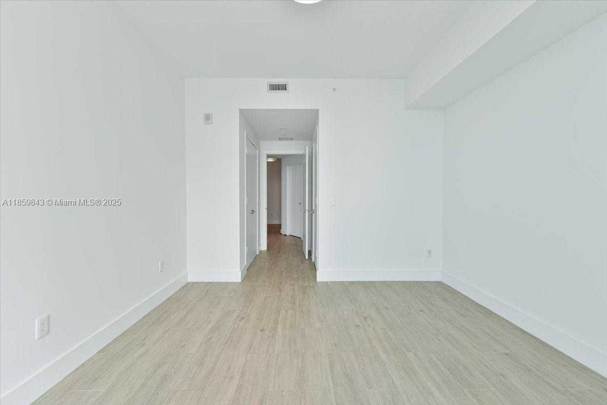 Small Image of 2900 NORTH EAST 7TH AVE #3902, Miami Number 24