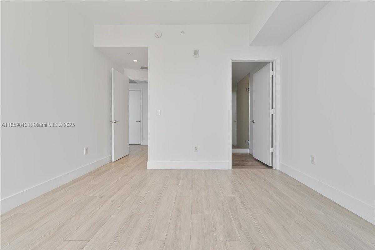 Small Image of 2900 NORTH EAST 7TH AVE #3902, Miami Number 26